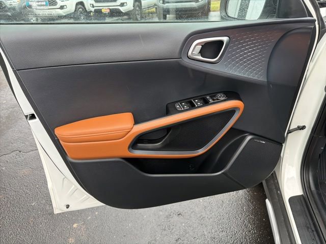 Used 2025 Kia Soul EX image 16