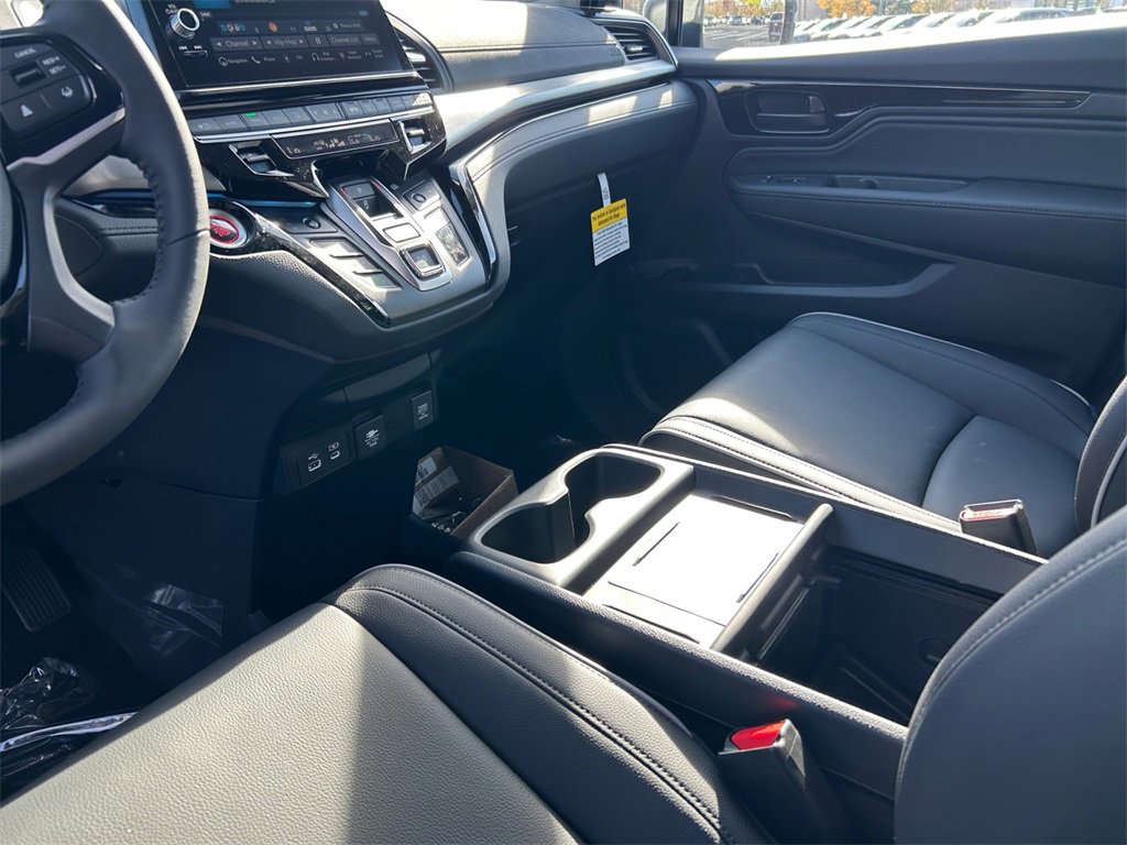 New 2026 Honda Odyssey Touring image 11