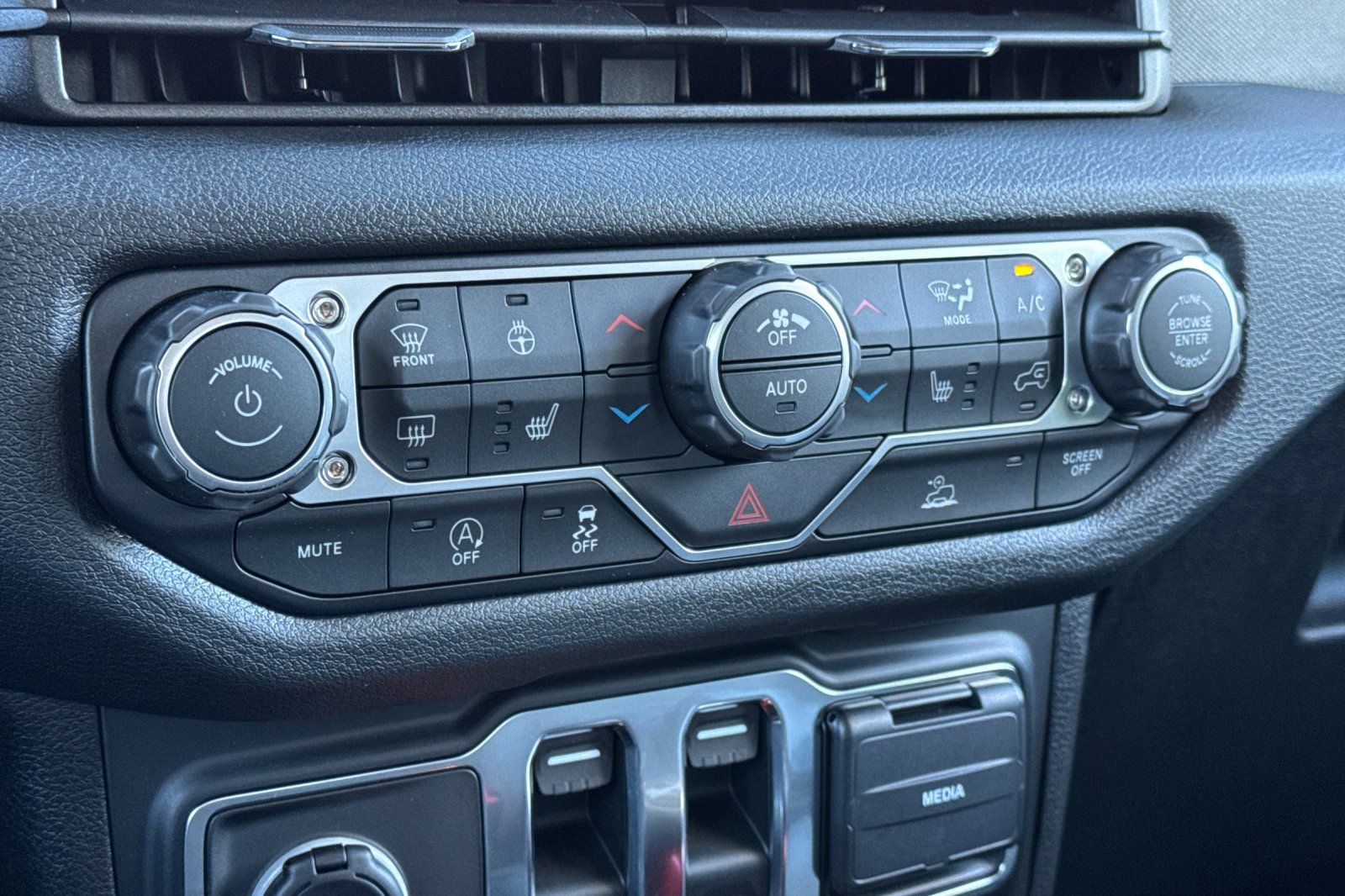 New 2026 Jeep Wrangler Sport AWD/4WD image 19