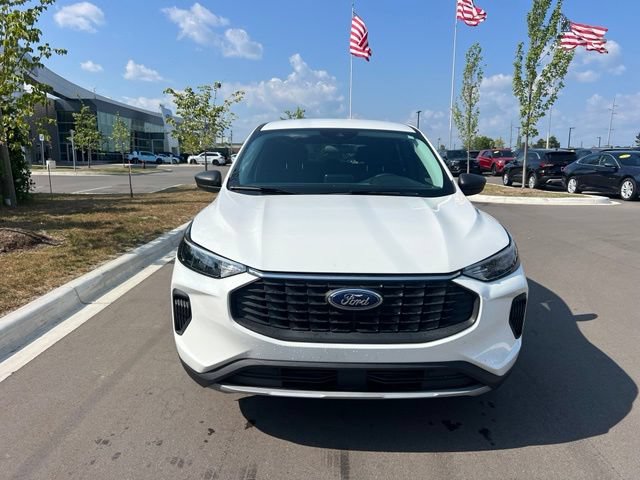 Used 2023 Ford Escape Active AWD/4WD image 2