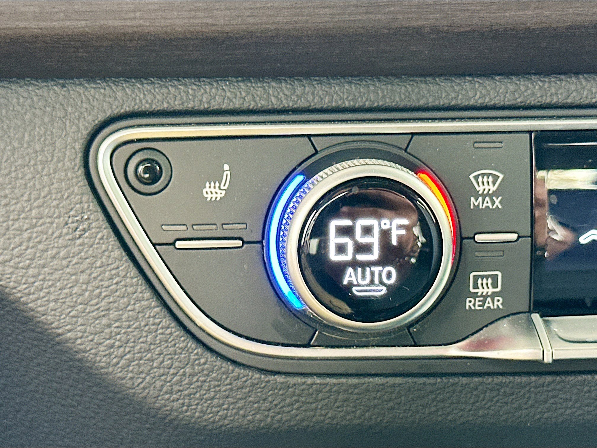 Used 2023 Audi Q5 2.0T Premium w/ Convenience Package image 19