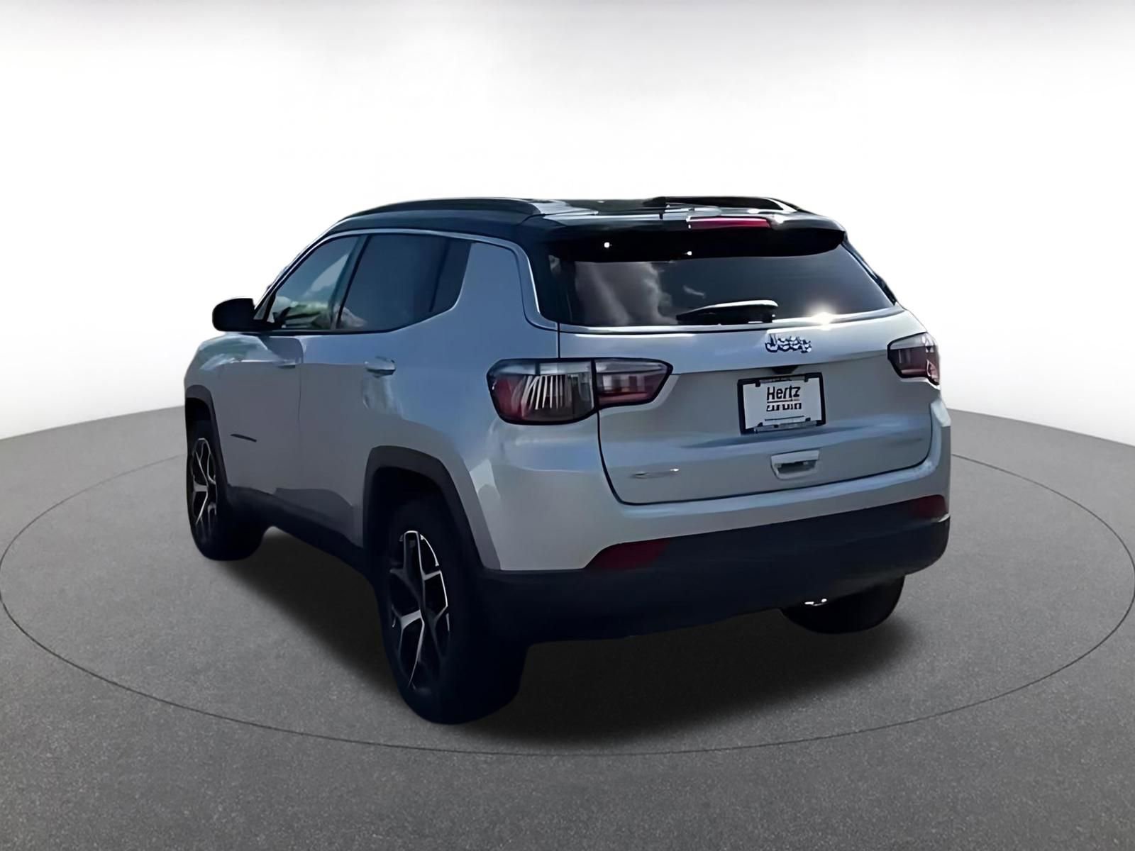 Used 2025 Jeep Compass Limited AWD/4WD image 10