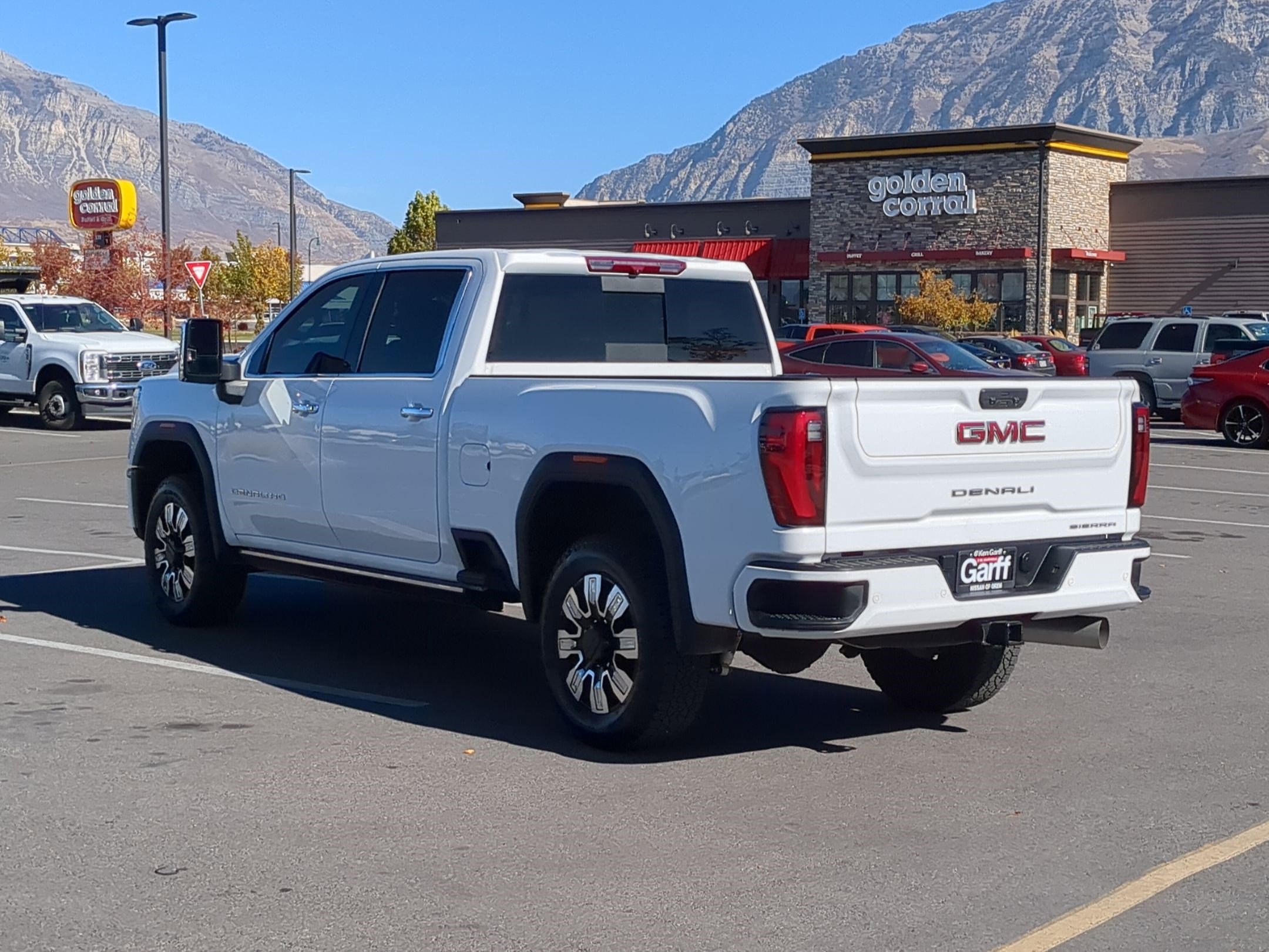 Used 2024 GMC Sierra 2500 Denali image 8