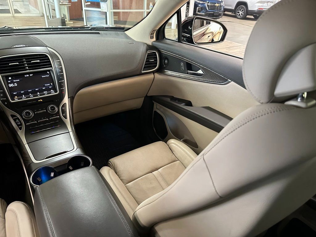 Used 2019 Lincoln Nautilus Reserve FWD image 14