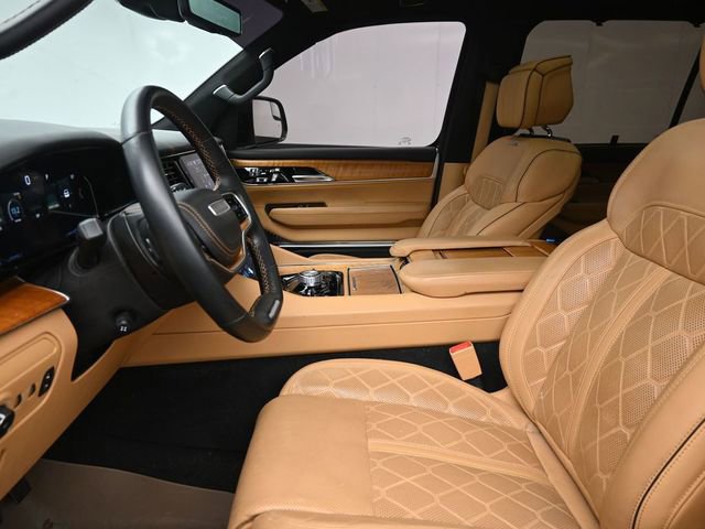 Used 2022 Jeep Grand Wagoneer Series III image 16