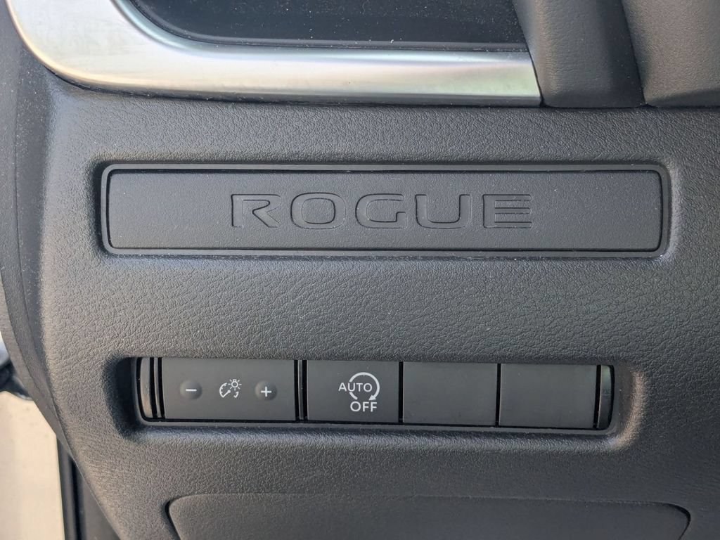 Used 2024 Nissan Rogue S AWD/4WD image 15