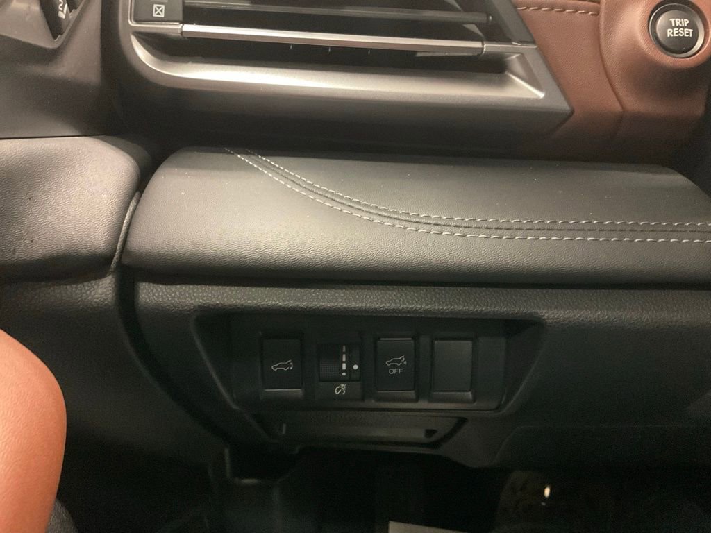 Used 2024 Subaru Outback Touring w/ Popular Package #2 image 15