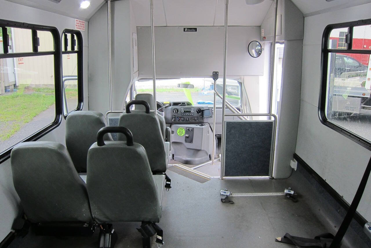 Used 2016 Ford E-450 and Econoline 450 Super Duty w/ Shuttle Bus Prep Package RWD image 17