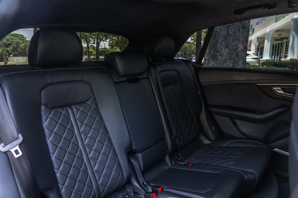 Used 2023 Audi SQ8 Prestige AWD/4WD image 23