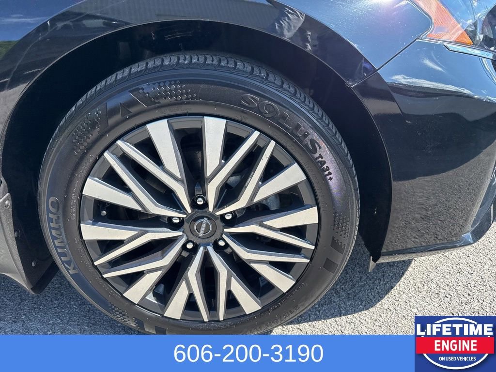 Used 2024 Nissan Altima 2.5 SV FWD image 5