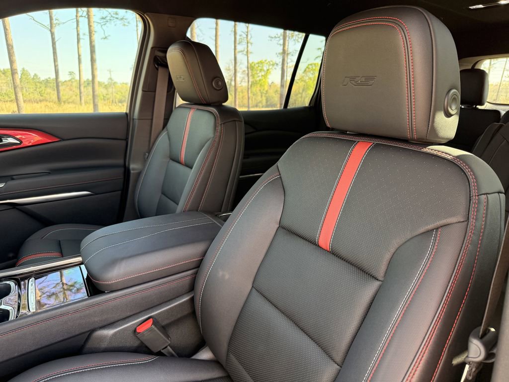 New 2026 Chevrolet Traverse RS FWD image 16