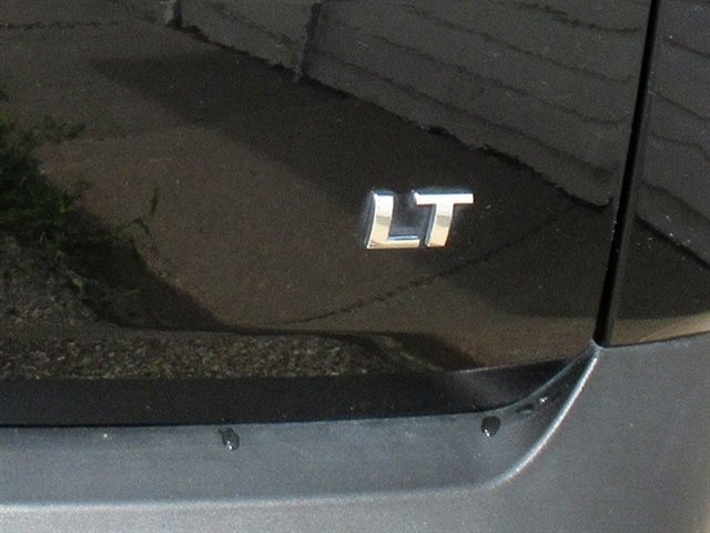 Used 2022 Chevrolet Traverse LT image 36