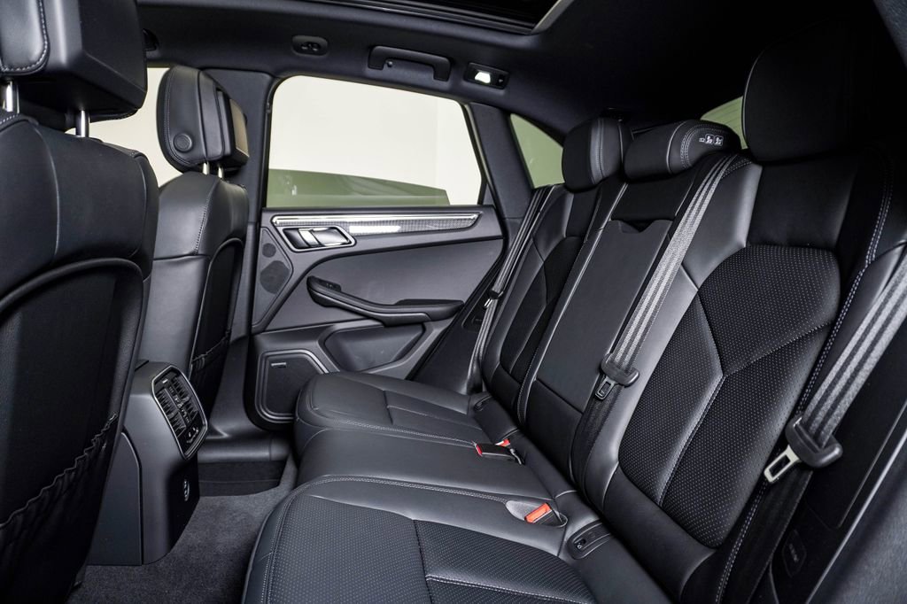 New 2026 Porsche Macan Turbo AWD/4WD image 17