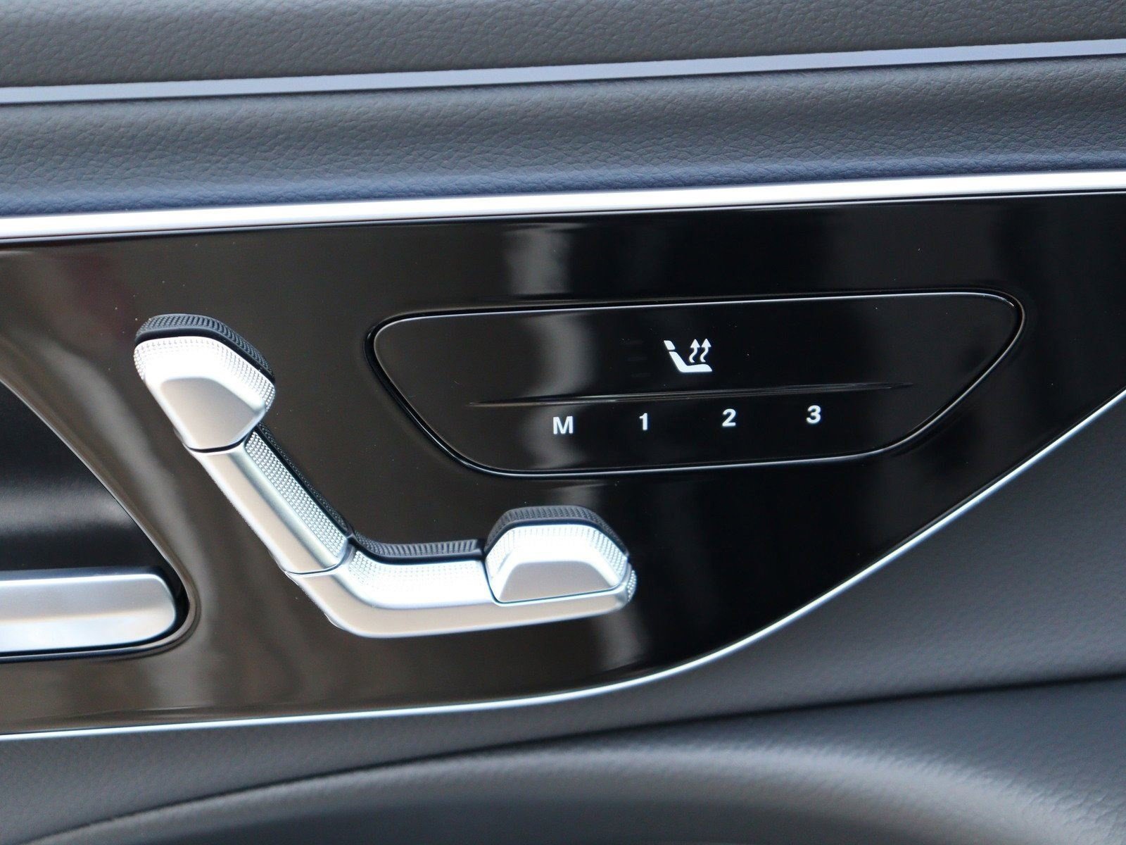 Used 2025 Mercedes-Benz E 350 Sedan image 32