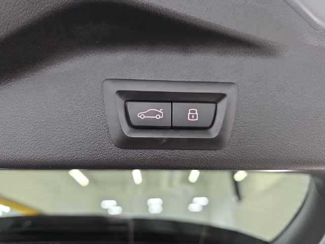 Used 2024 BMW X5 xDrive40i w/ M Sport Package AWD/4WD image 34
