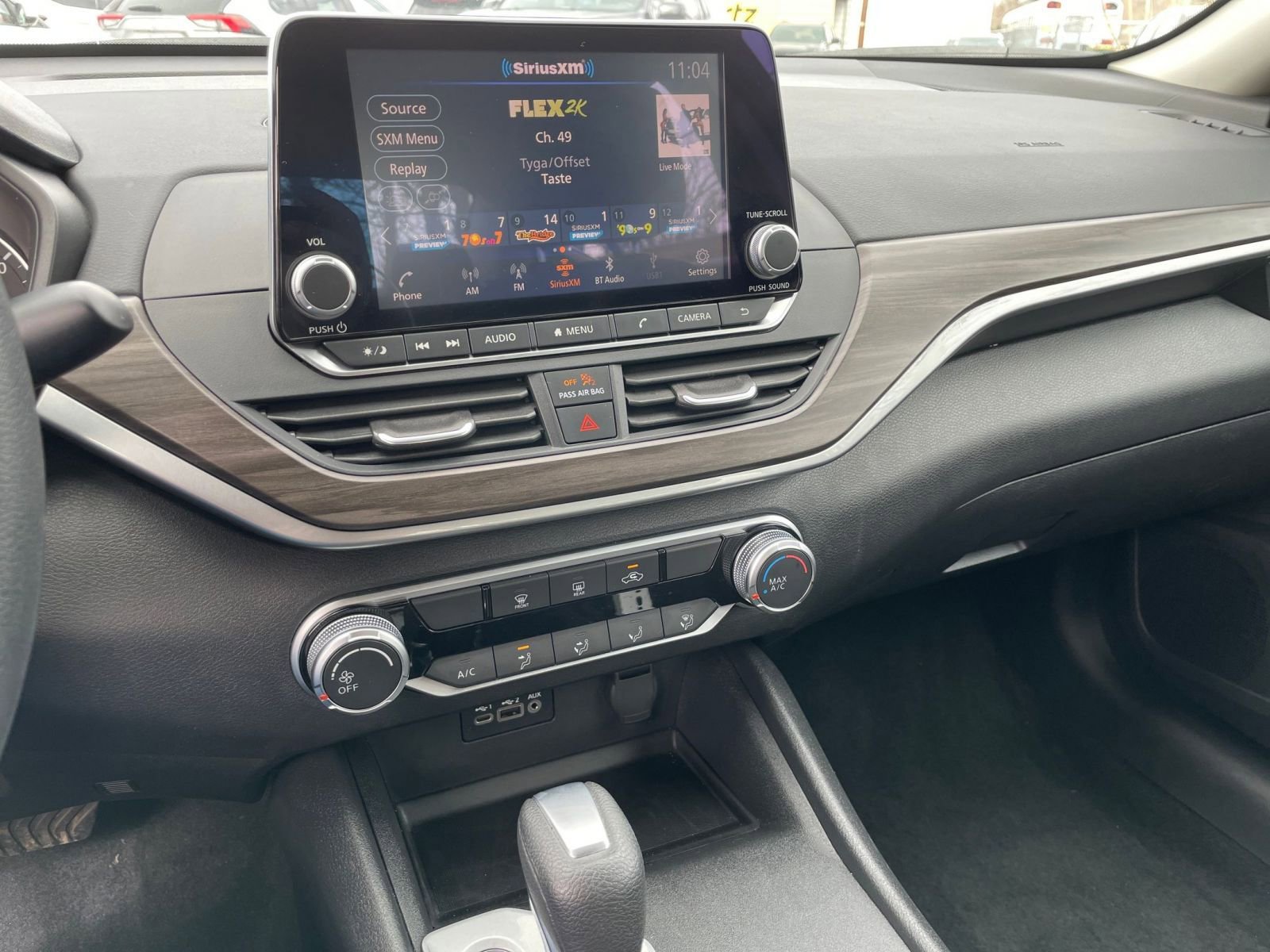 Used 2025 Nissan Altima 2.5 SV image 17