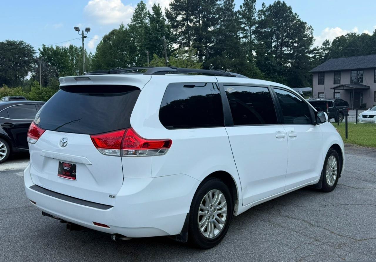 Used 2013 Toyota Sienna XLE FWD image 8