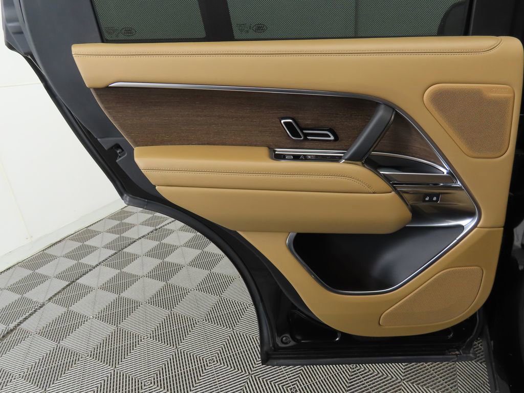 Certified 2024 Land Rover Range Rover SE image 26