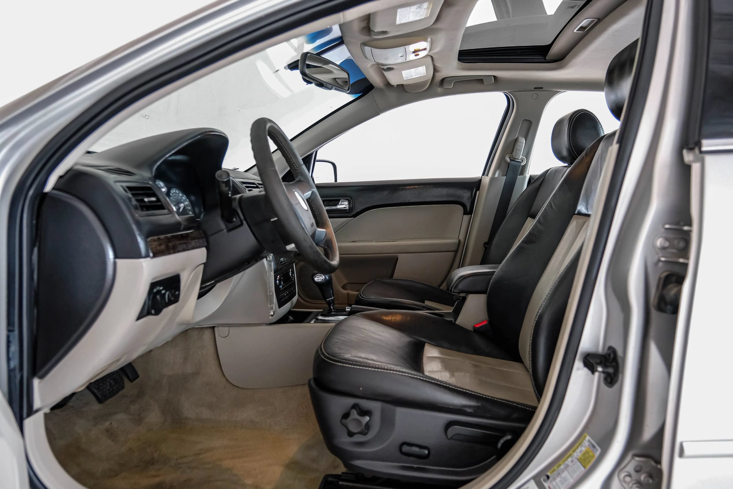 Used 2008 Mercury Milan Premier FWD image 3