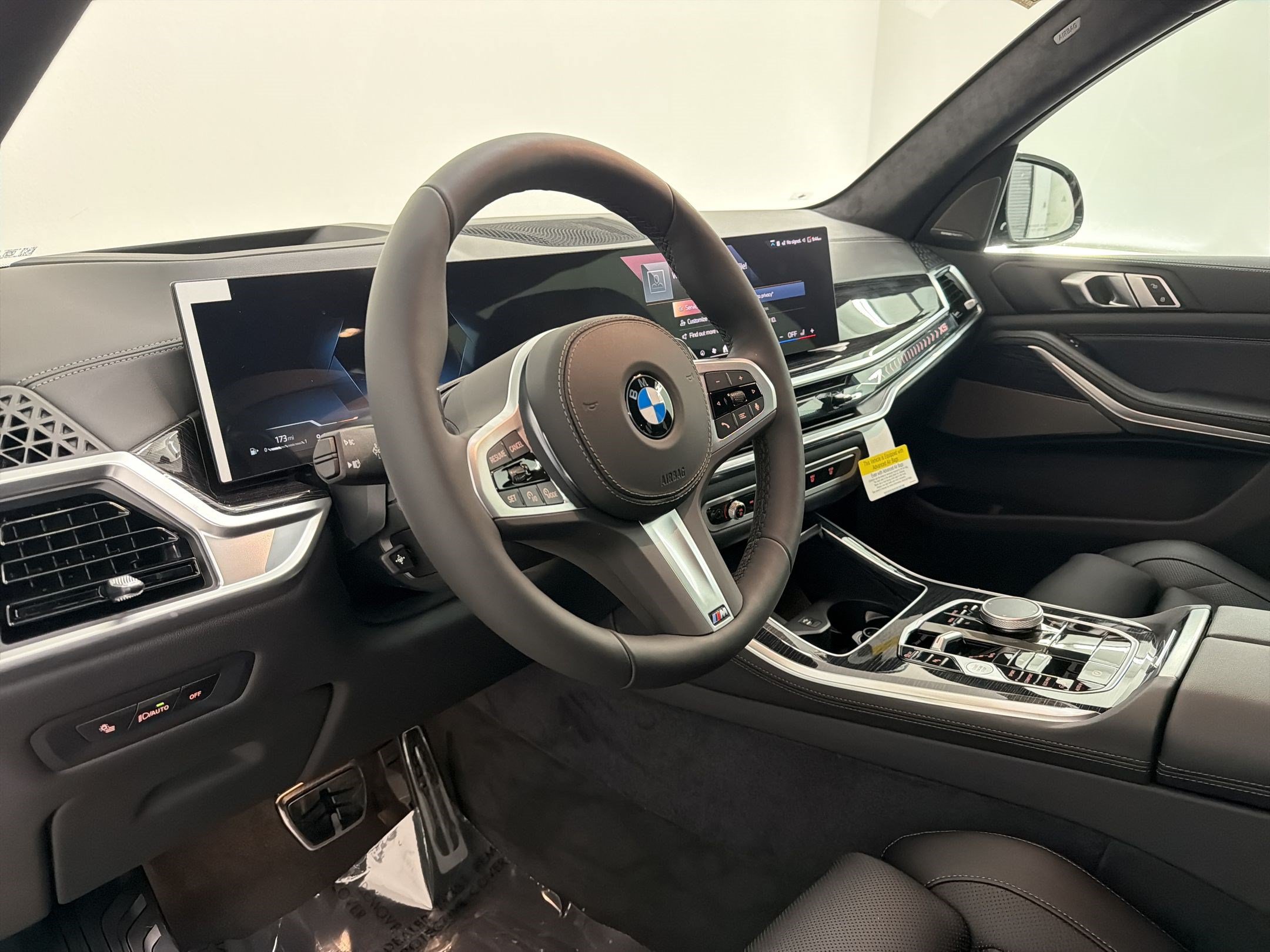New 2026 BMW X5 xDrive40i w/ M Sport Package AWD/4WD image 4