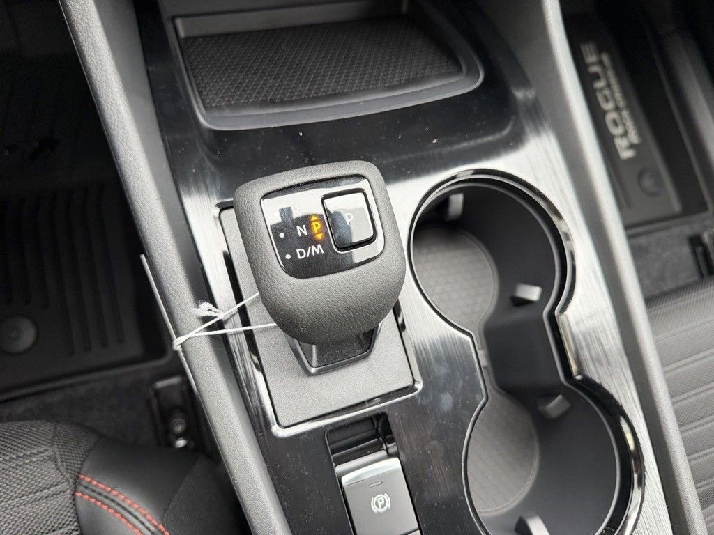 Used 2026 Nissan Rogue SV AWD/4WD image 23
