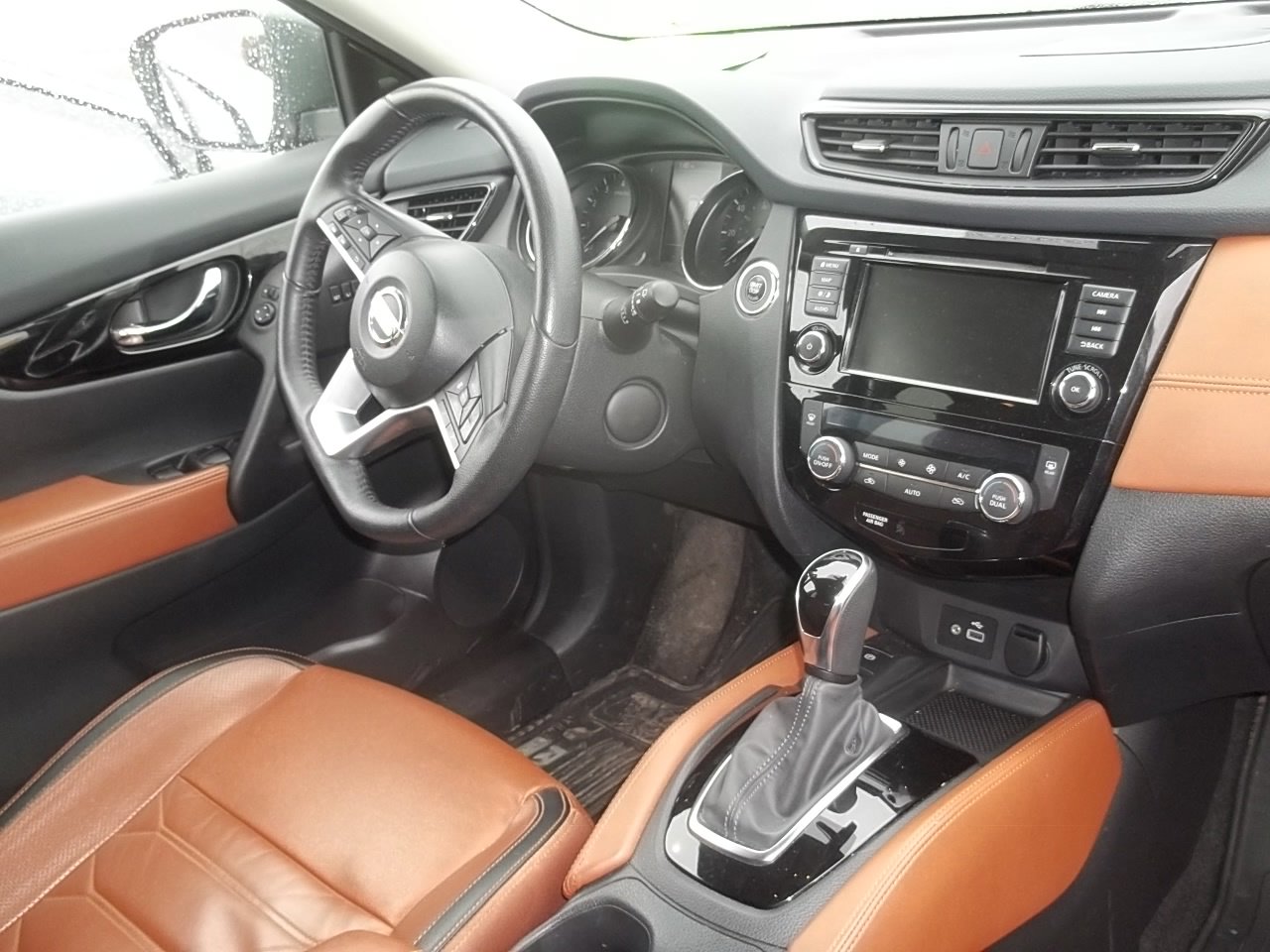 Used 2019 Nissan Rogue SL w/ Premium Package image 5
