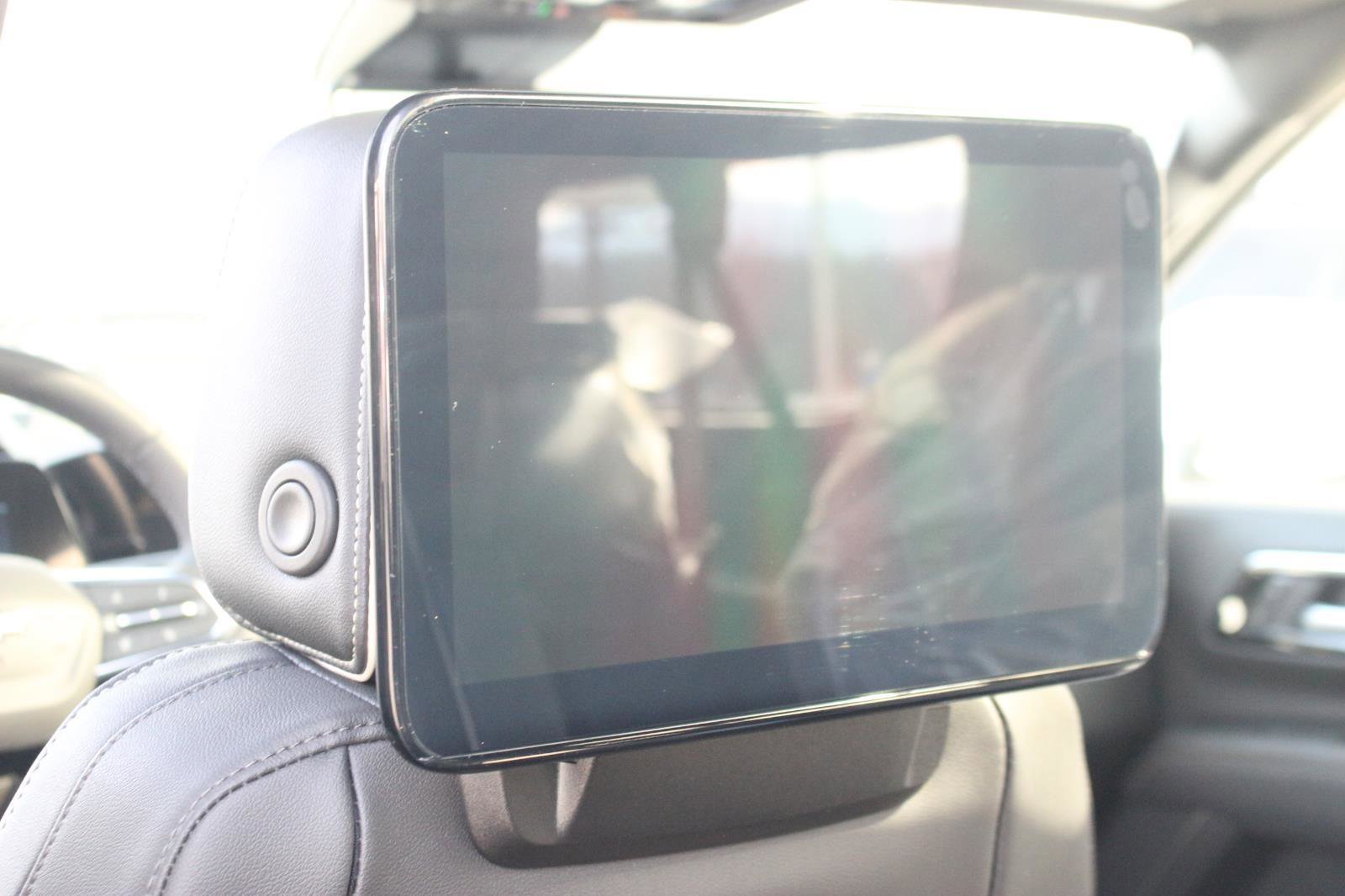 New 2026 Chevrolet Suburban Premier image 16