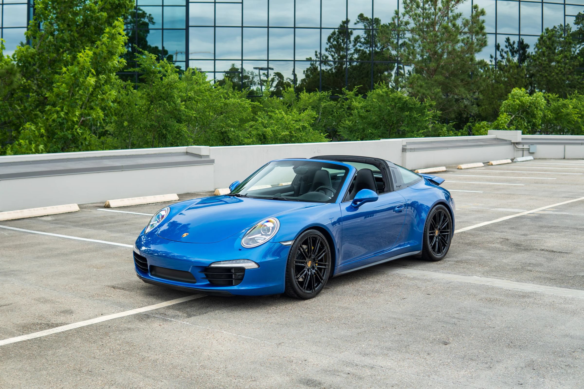Used 2015 Porsche 911 Targa 4S w/ Sport Chrono Package AWD/4WD image 17