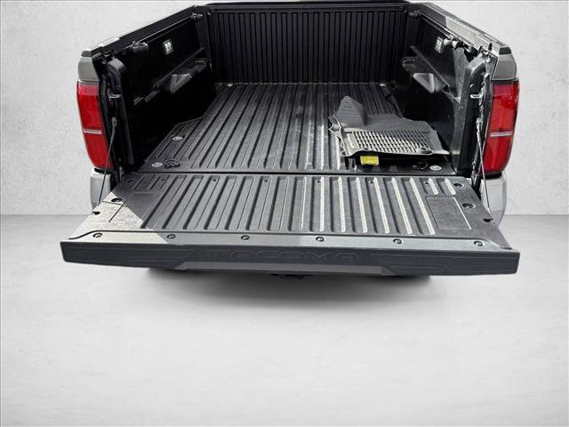 Certified 2025 Toyota Tacoma SR5 AWD/4WD image 8
