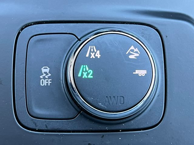 Used 2020 Chevrolet Traverse LT w/ LPO, Floor Liner Package AWD/4WD image 32