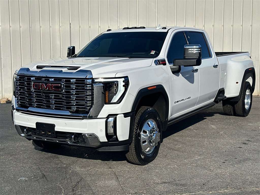 Used 2024 GMC Sierra 3500 Denali w/ Denali Reserve Package image 2