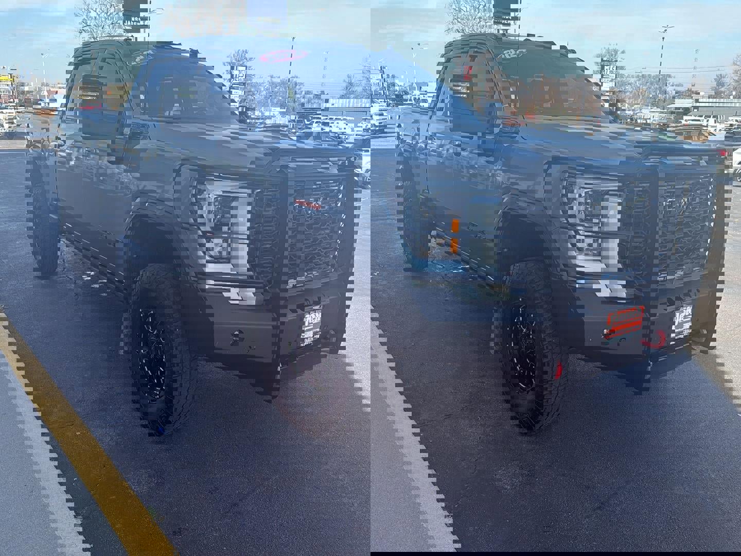 Used 2024 GMC Sierra 2500 AT4X image 10