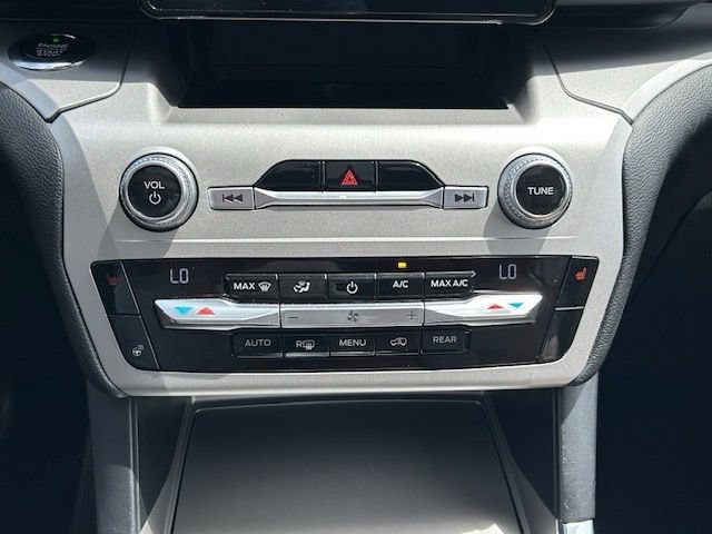 Used 2021 Ford Explorer XLT w/ Equipment Group 202A AWD/4WD image 26