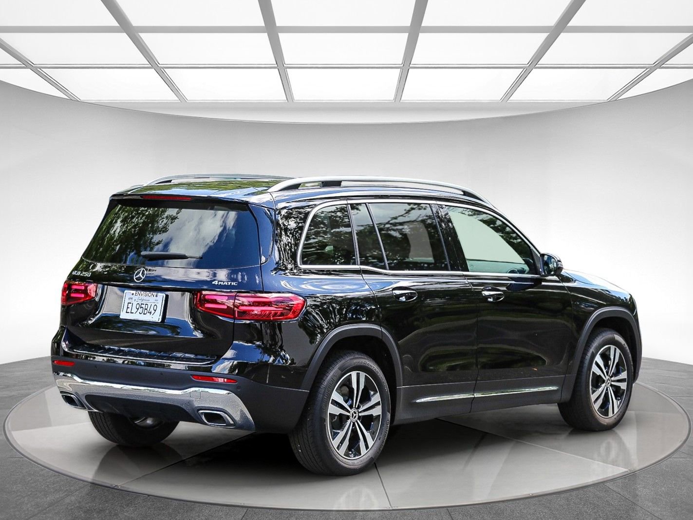 New 2025 Mercedes-Benz GLB 250 4MATIC image 4