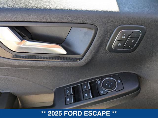 Used 2025 Ford Escape ST-Line Elite image 11