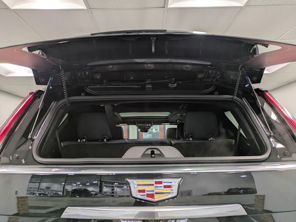 Used 2025 Cadillac Escalade Premium Luxury image 24