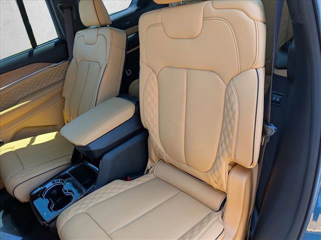 New 2026 Jeep Grand Cherokee L Summit AWD/4WD image 12