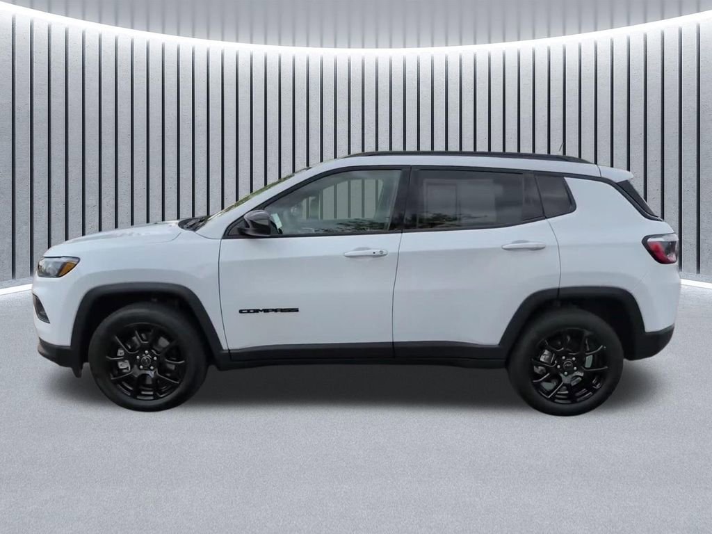 Used 2025 Jeep Compass Latitude w/ Altitude Special Edition AWD/4WD image 13