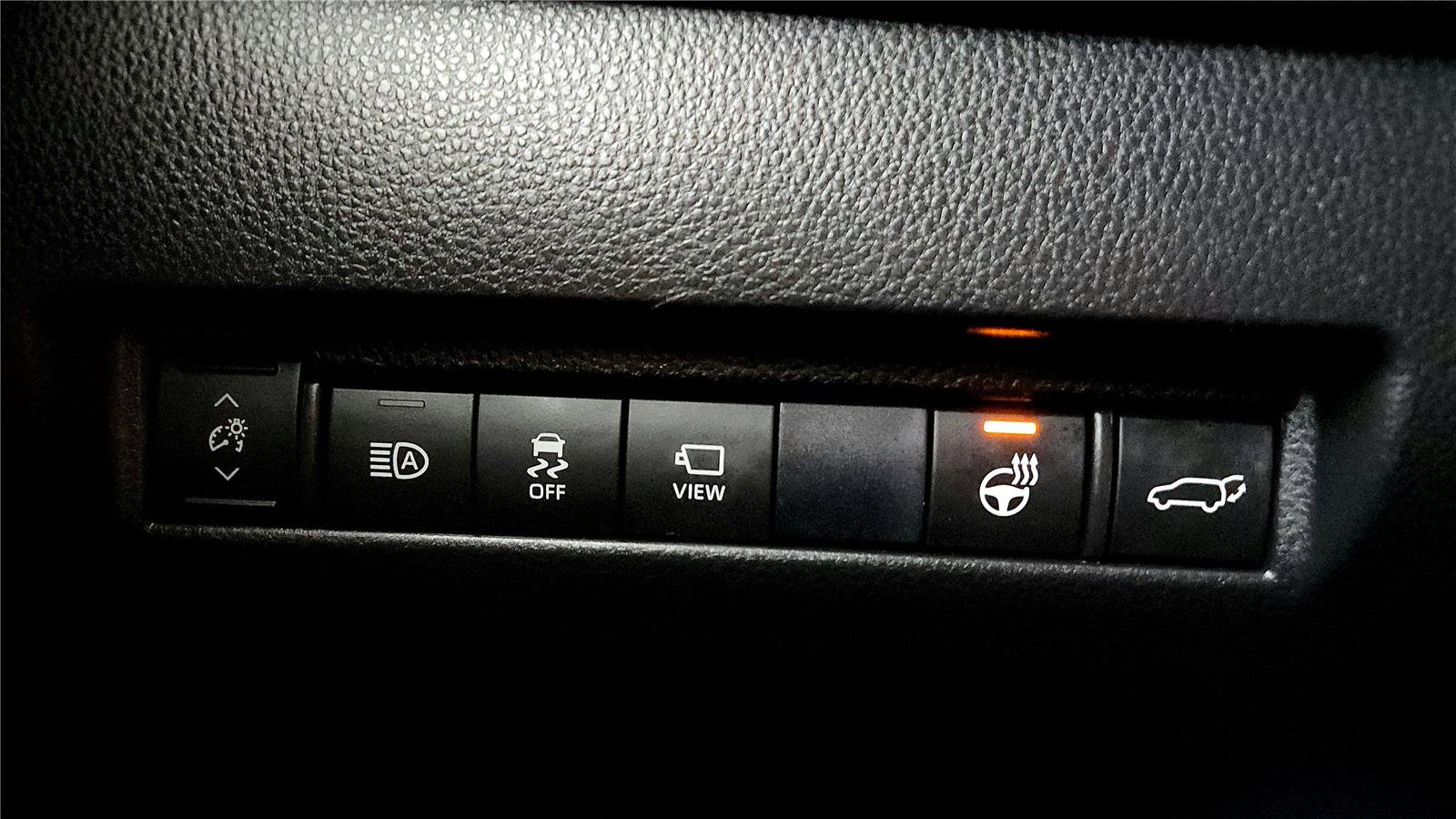 Used 2021 Toyota Venza Limited image 13