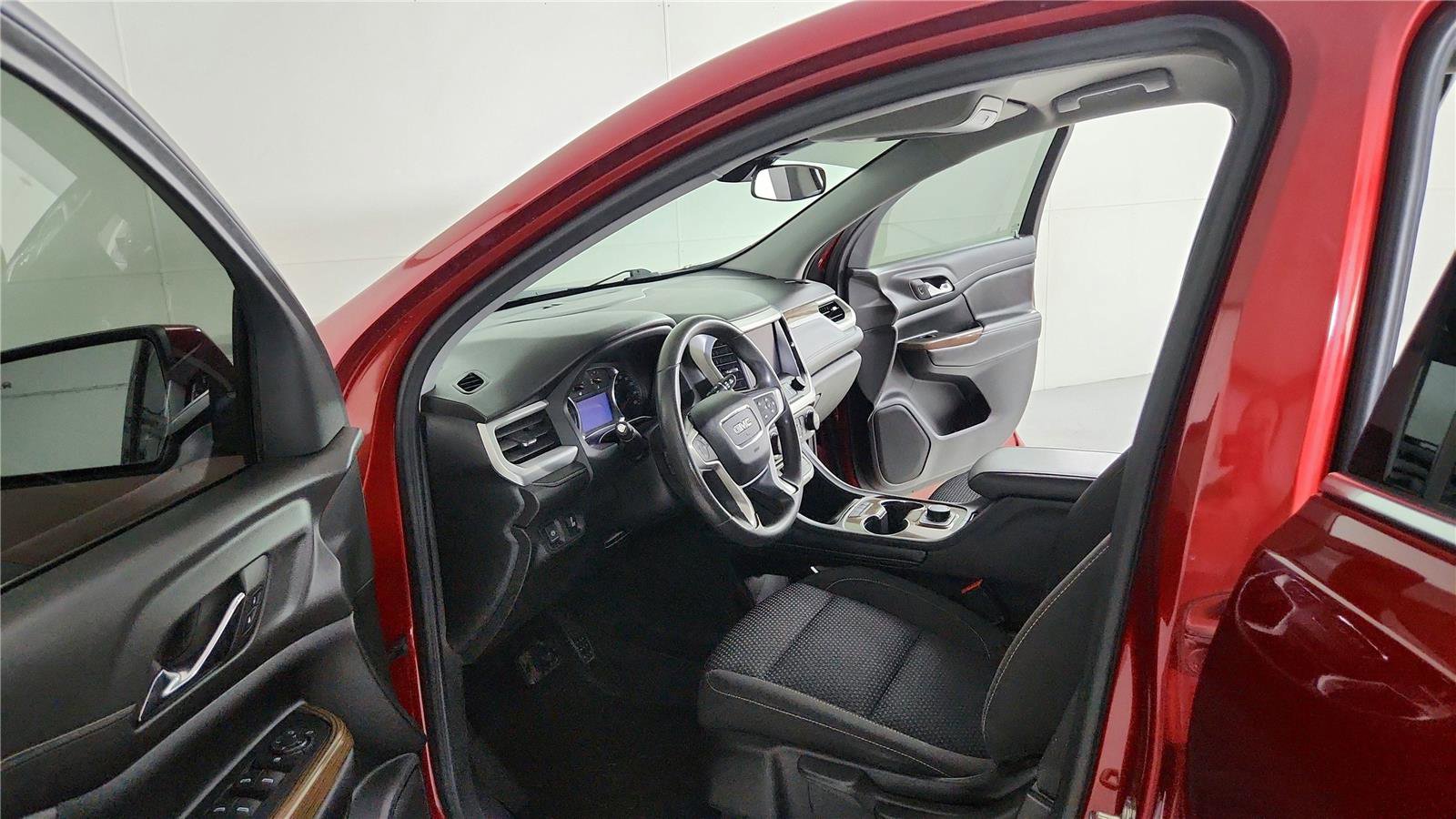 Used 2023 GMC Acadia SLE FWD image 9