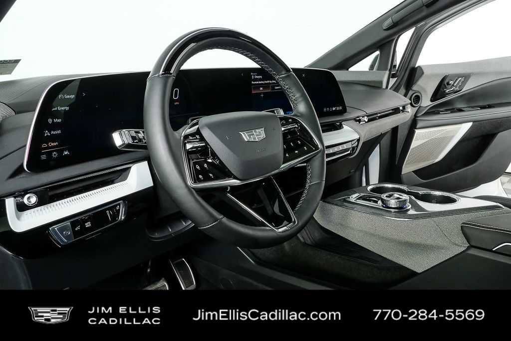 Certified 2025 Cadillac Optiq Luxury 2 w/ LPO, Floor Liner Package AWD/4WD image 3
