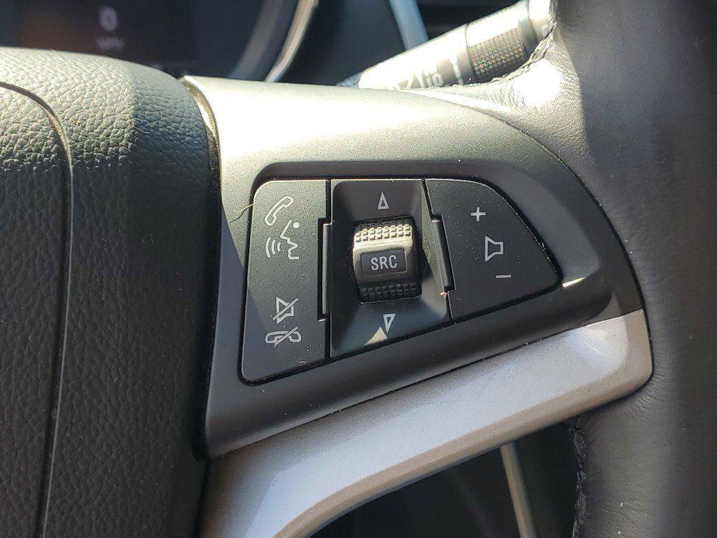 Used 2019 Chevrolet Trax LT w/ LT Convenience Package AWD/4WD image 10