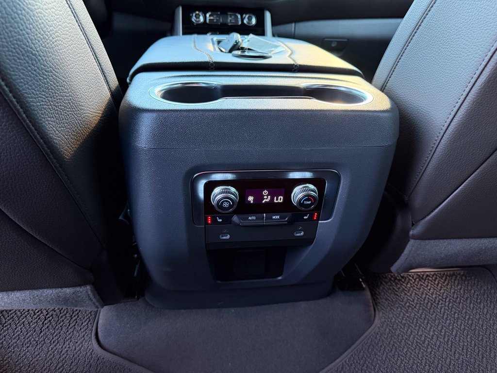 Used 2022 GMC Yukon Denali RWD image 25