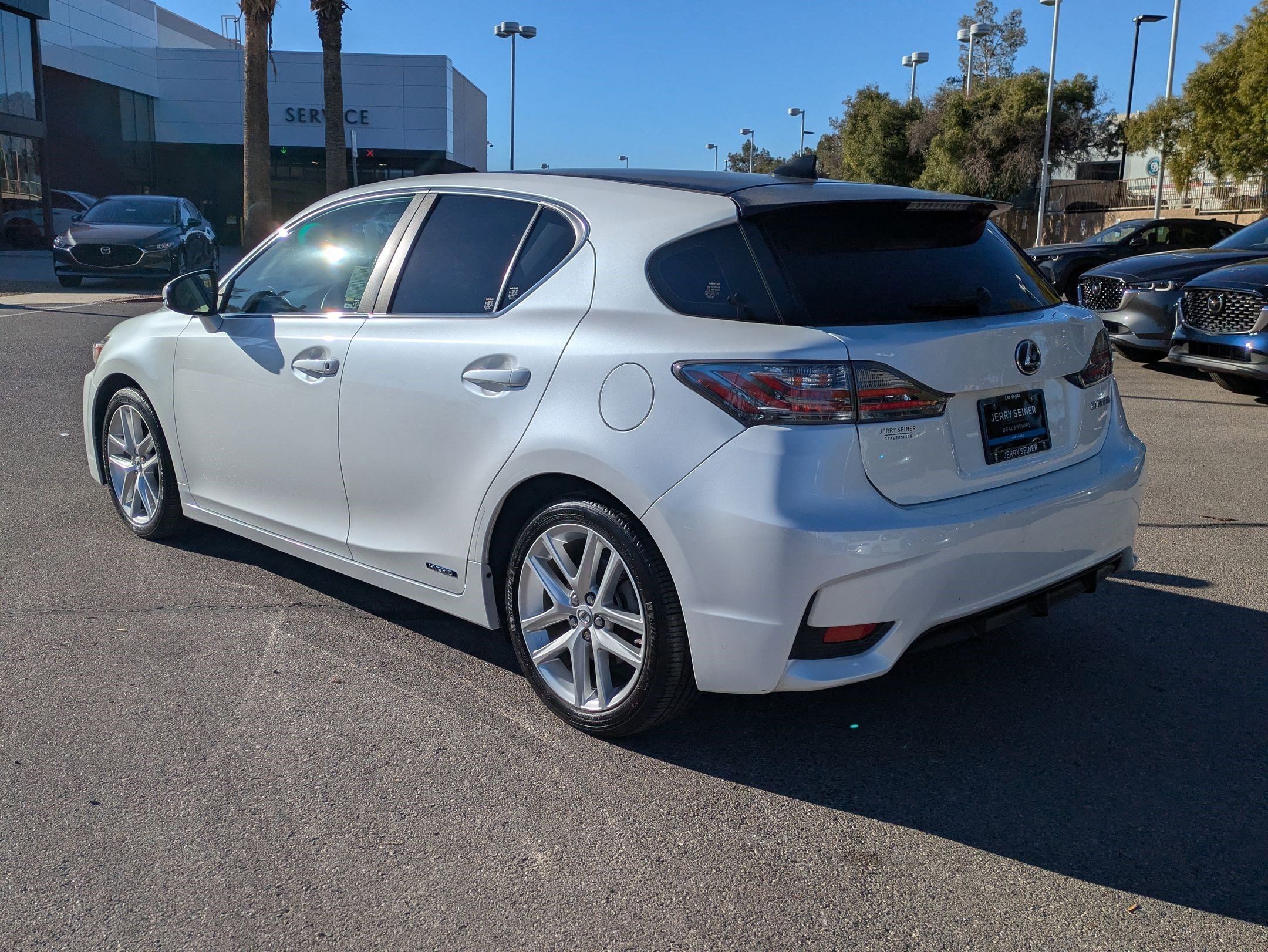 Used 2016 Lexus CT 200h image 3