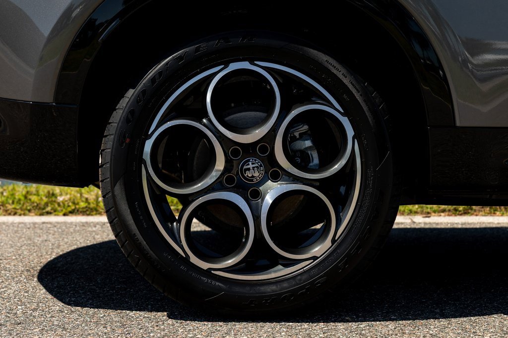 New 2025 Alfa Romeo Tonale image 17