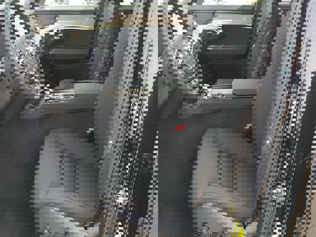 New 2026 Volvo XC90 B6 Plus w/ Protection Package Premier image 15