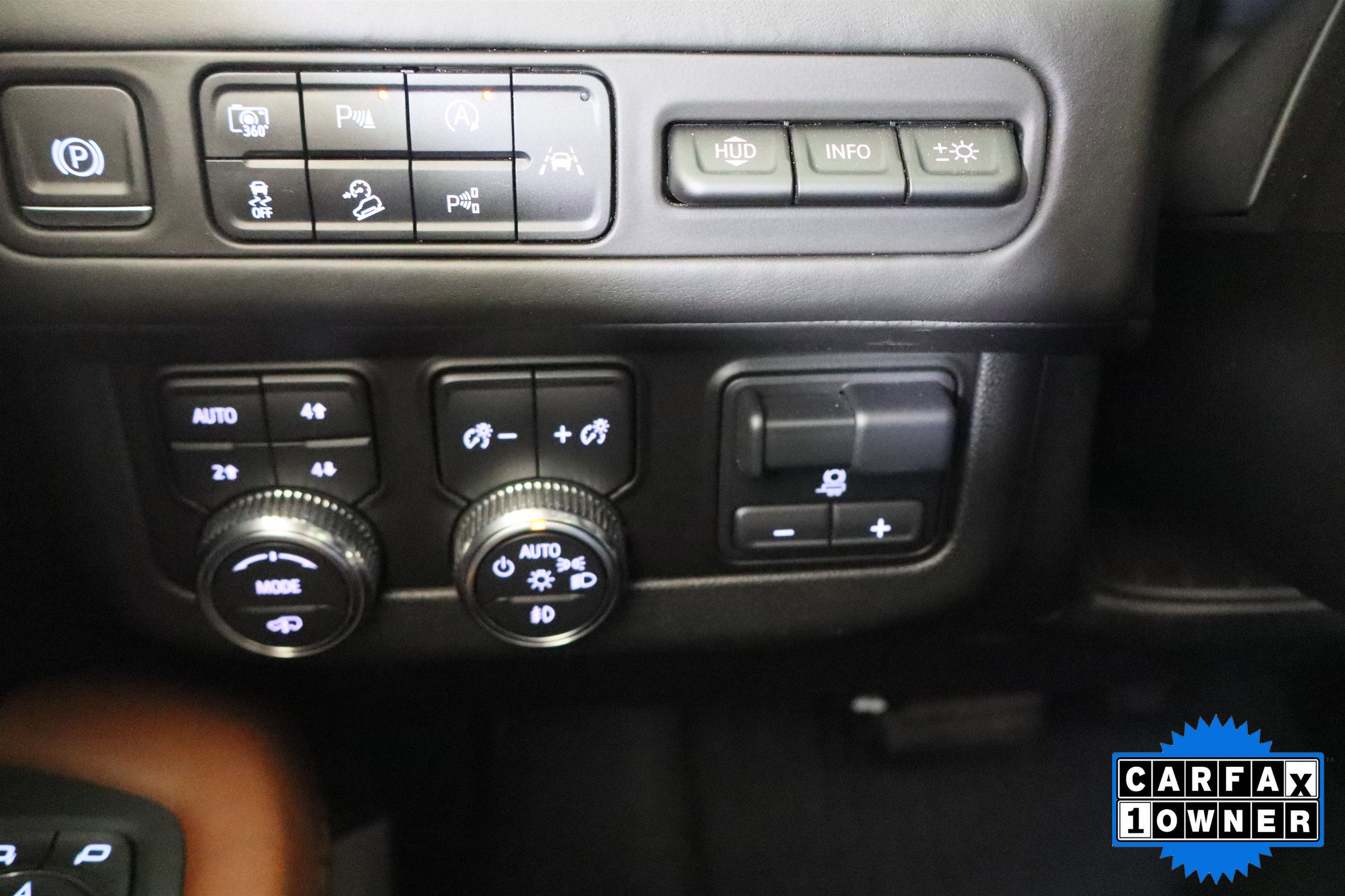 Used 2023 GMC Yukon XL Denali Ultimate AWD/4WD image 31