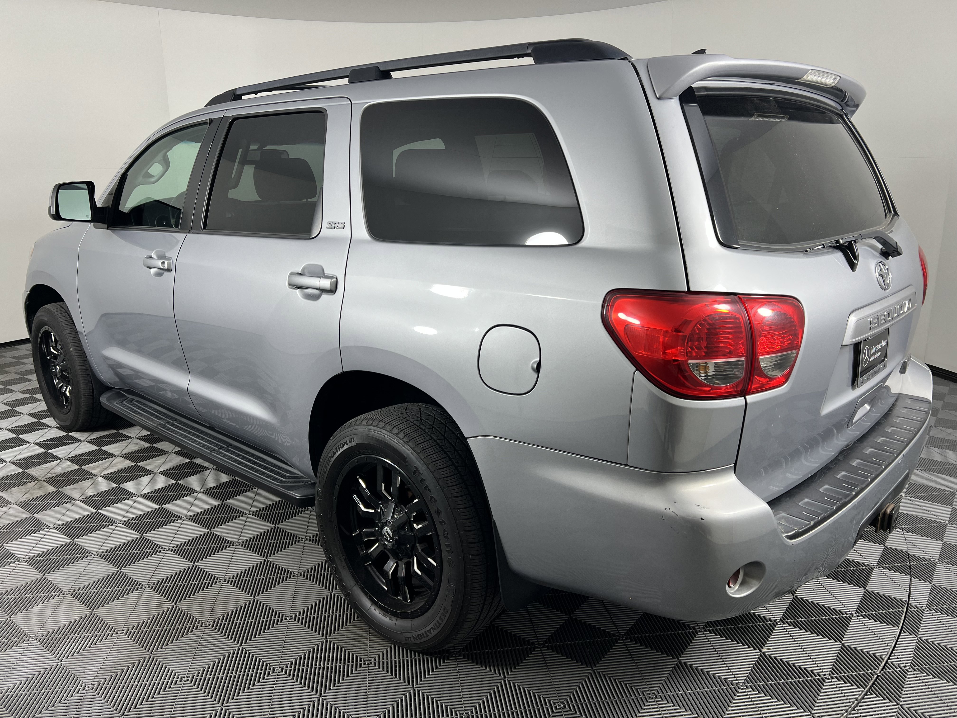 Used 2014 Toyota Sequoia SR5 w/ Premium Package AWD/4WD image 10