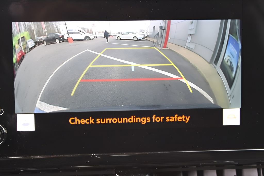 Used 2023 Toyota Corolla Cross XLE w/ Convenience Package image 14