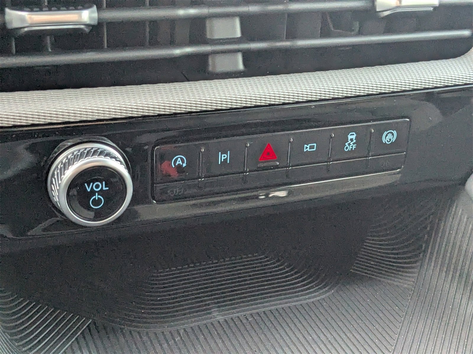 New 2025 Ford Explorer Active image 25